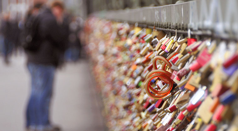 Liebesschlsser auf der Hohenzollernbrcke in Kln